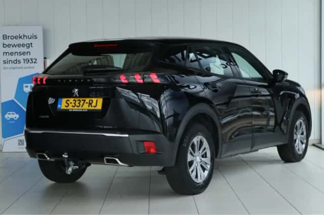 Peugeot 2008 (2023) thumbnail 2