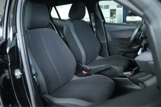 Peugeot 2008 (2023) thumbnail 3