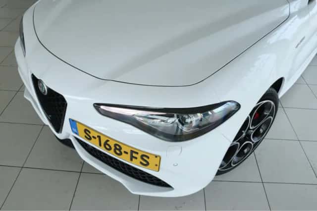 Alfa Romeo Giulia (2023) thumbnail 6