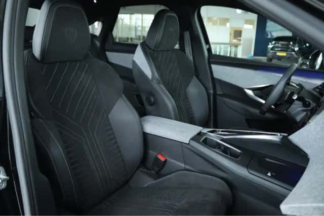 Peugeot e-3008 (2025) thumbnail 3