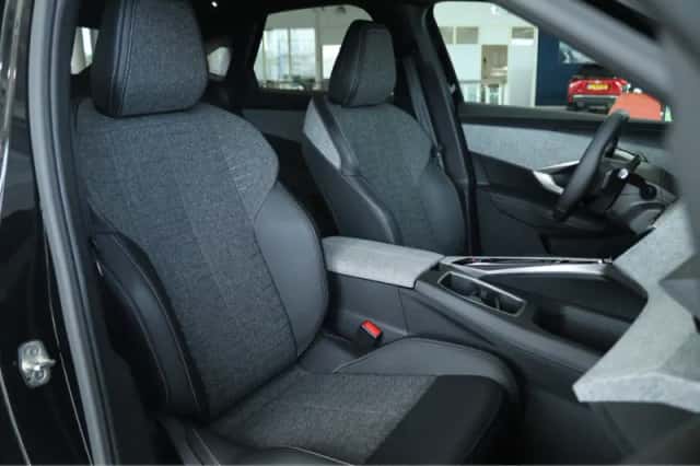 Peugeot 3008 (2025) thumbnail 3