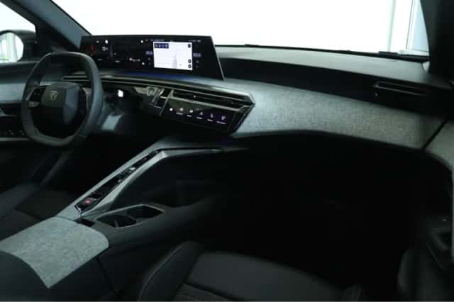 Peugeot 3008 (2025) thumbnail 4