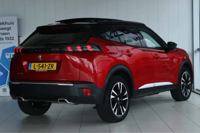Peugeot 2008 (2021) thumbnail 2