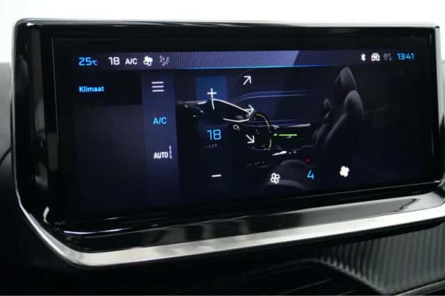 Peugeot 208 (2024) thumbnail 25
