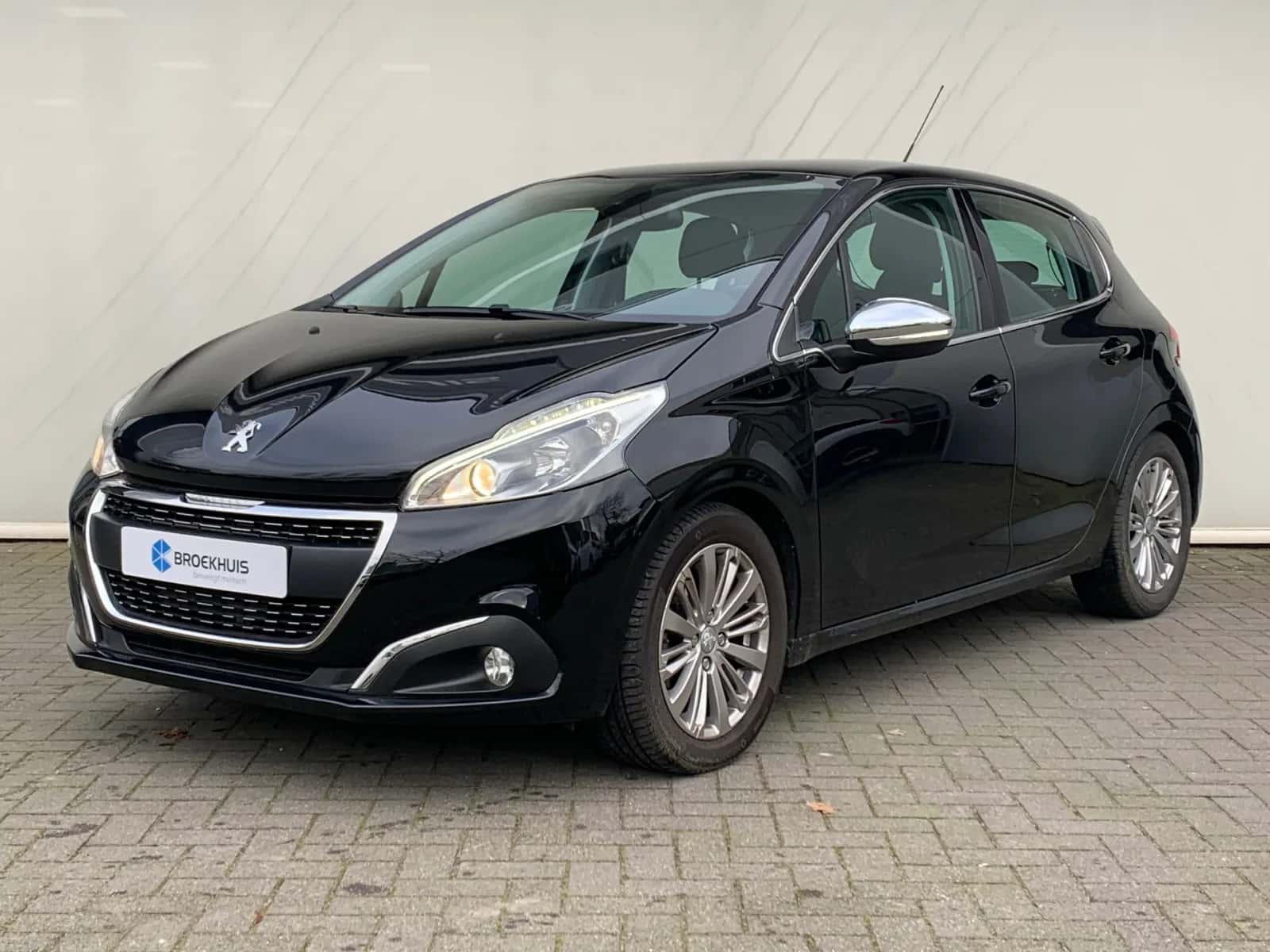 Peugeot 208 (2018) — foto 1
