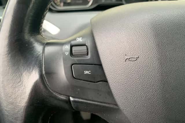 Peugeot 208 (2018) thumbnail 12