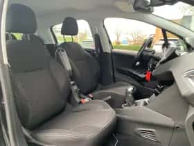 Peugeot 208 (2018) thumbnail 27
