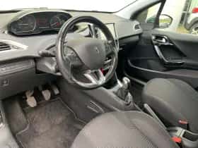 Peugeot 208 (2018) thumbnail 8