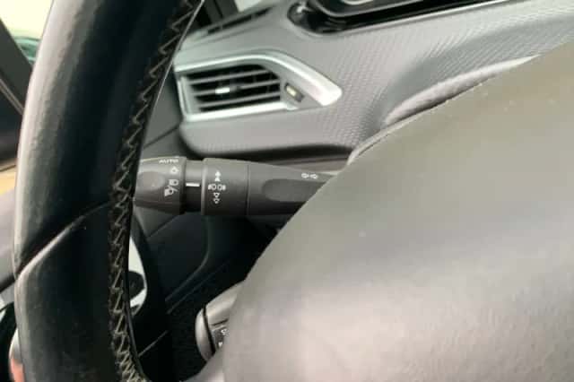 Peugeot 208 (2018) thumbnail 10