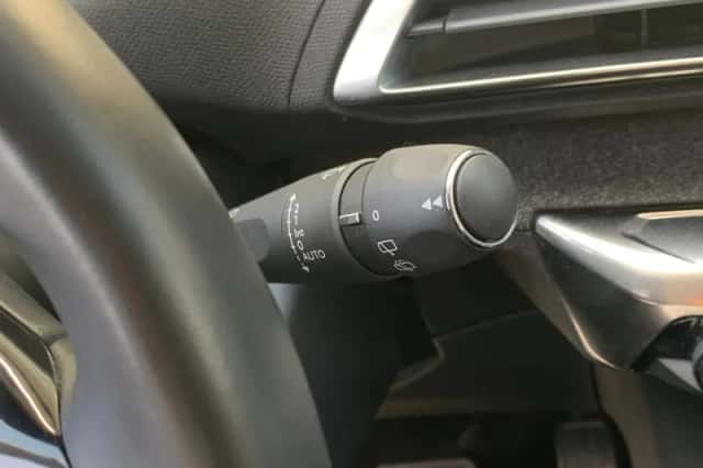 Peugeot 3008 (2020) thumbnail 14
