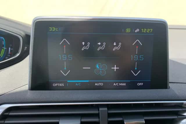 Peugeot 3008 (2020) thumbnail 16
