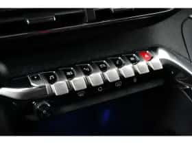 Peugeot 3008 (2020) thumbnail 17
