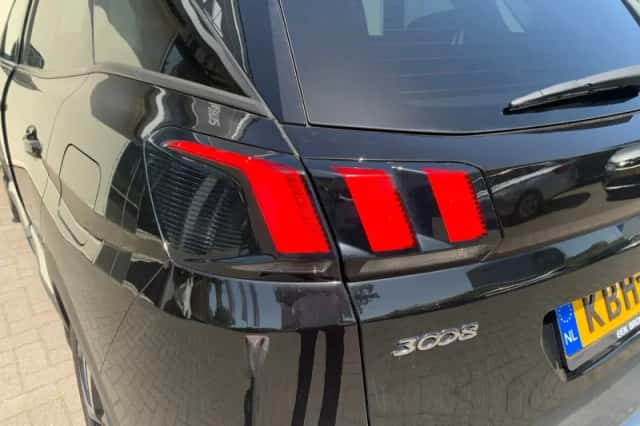Peugeot 3008 (2020) thumbnail 33
