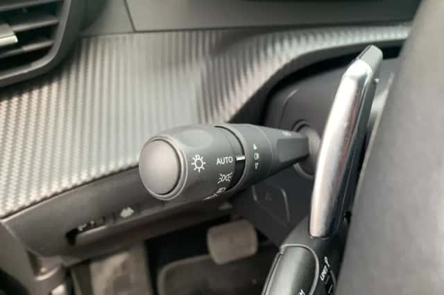 Peugeot 2008 (2022) thumbnail 11