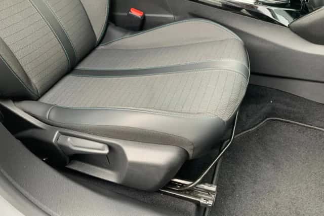 Peugeot 2008 (2022) thumbnail 31