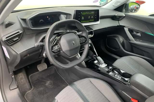 Peugeot 2008 (2022) thumbnail 8