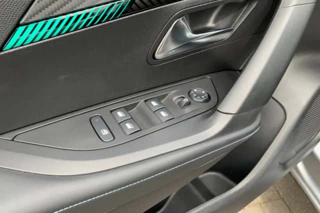 Peugeot 2008 (2022) thumbnail 9