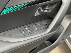 Peugeot 2008 (2022) thumbnail 9