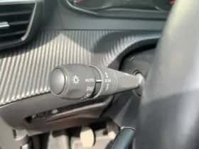 Peugeot 2008 (2021) thumbnail 11