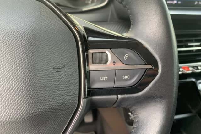 Peugeot 2008 (2021) thumbnail 14