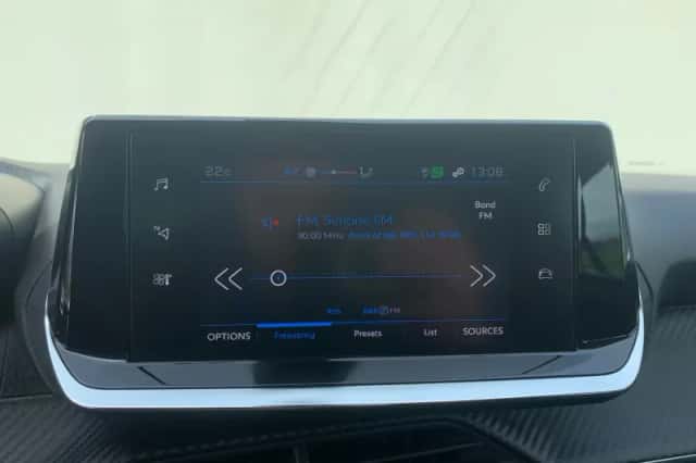 Peugeot 2008 (2021) thumbnail 18