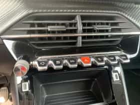 Peugeot 2008 (2021) thumbnail 24