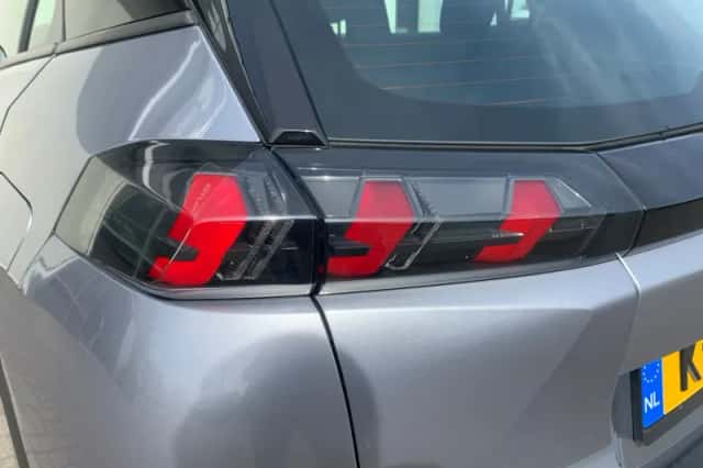 Peugeot 2008 (2021) thumbnail 33