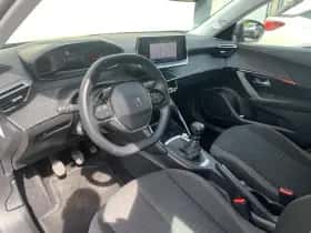Peugeot 2008 (2021) thumbnail 8