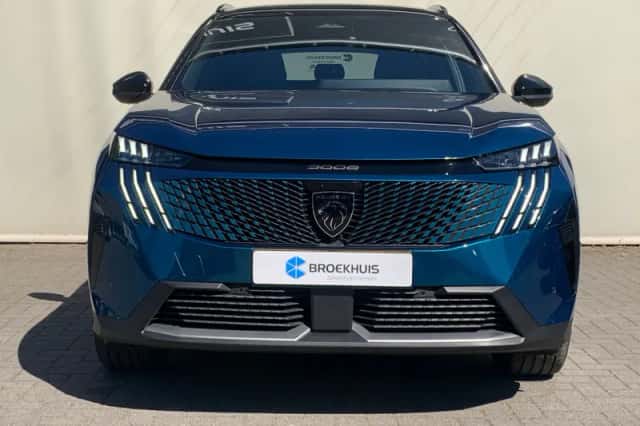 Peugeot 5008 (2025) thumbnail 2