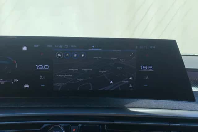 Peugeot 5008 (2025) thumbnail 17