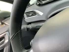 Peugeot 2008 (2016) thumbnail 11