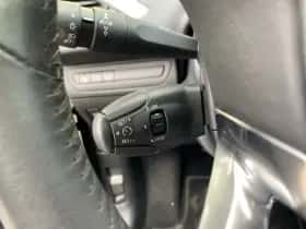 Peugeot 2008 (2016) thumbnail 12