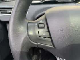 Peugeot 2008 (2016) thumbnail 13