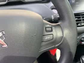 Peugeot 2008 (2016) thumbnail 14