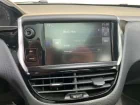 Peugeot 2008 (2016) thumbnail 17