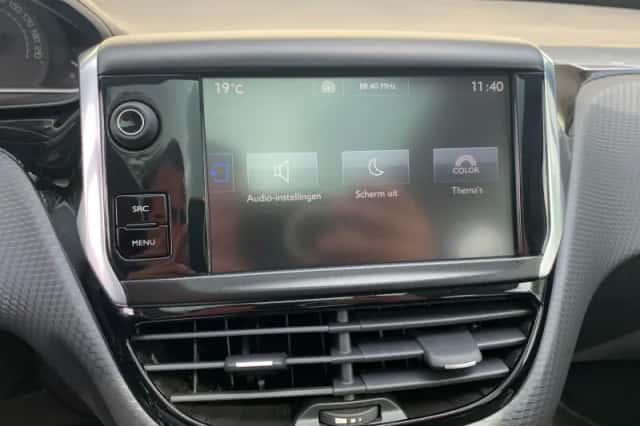 Peugeot 2008 (2016) thumbnail 19