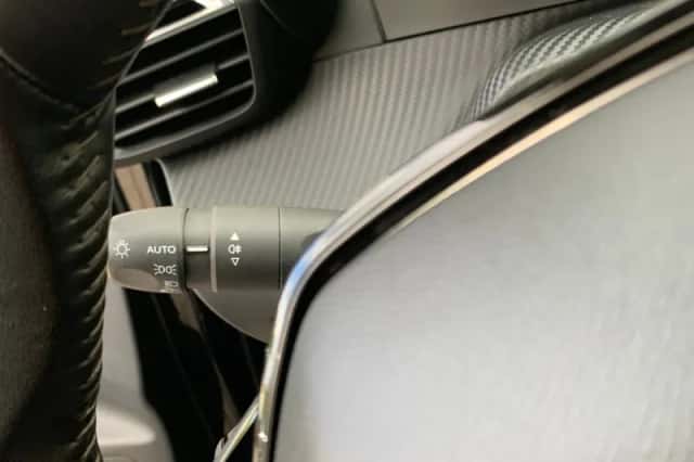 Peugeot 208 (2022) thumbnail 11