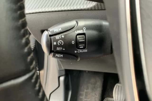Peugeot 208 (2022) thumbnail 12