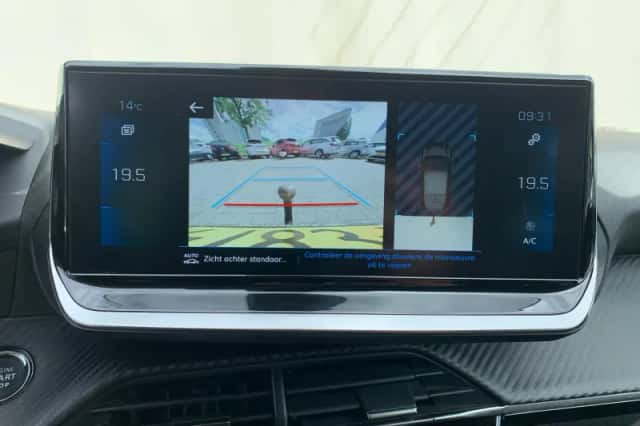 Peugeot 208 (2022) thumbnail 23