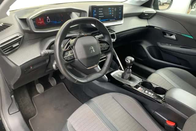 Peugeot 208 (2022) thumbnail 8
