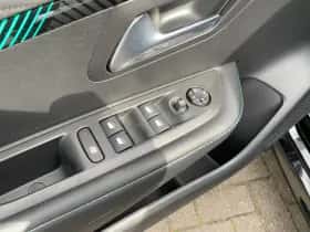 Peugeot 208 (2022) thumbnail 9
