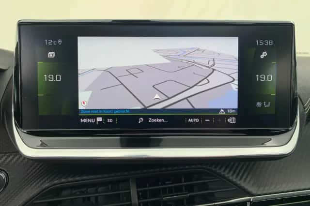 Peugeot 2008 (2020) thumbnail 21