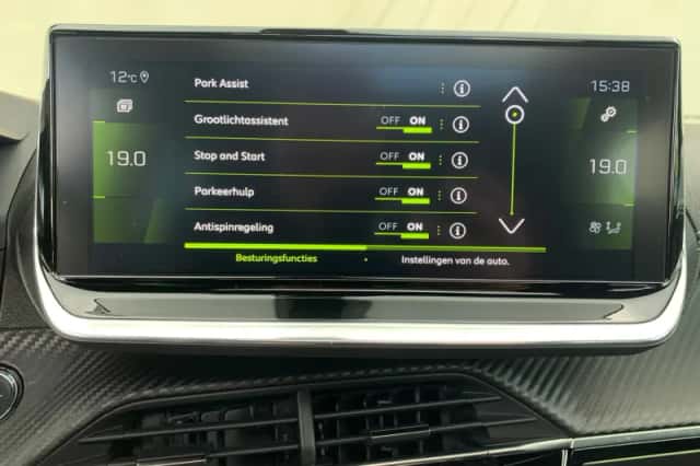 Peugeot 2008 (2020) thumbnail 22