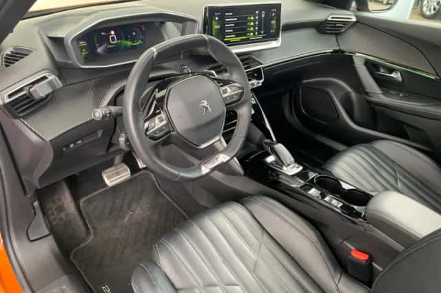 Peugeot 2008 (2020) thumbnail 8