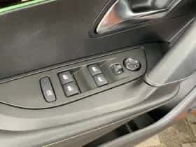Peugeot 2008 (2020) thumbnail 9