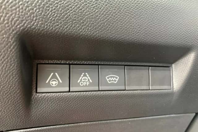 Peugeot 2008 (2020) thumbnail 10