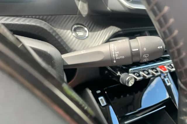 Peugeot 2008 (2020) thumbnail 15