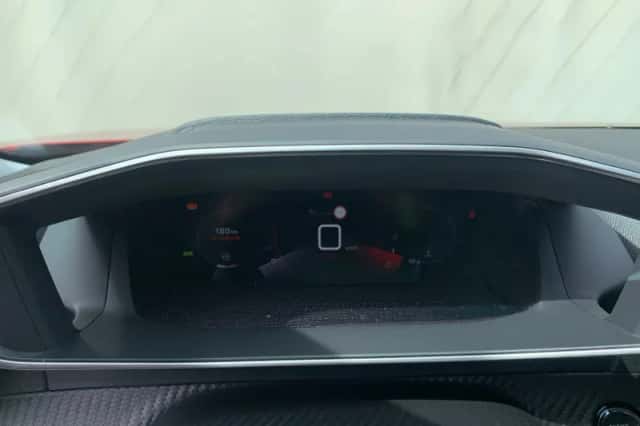Peugeot 2008 (2020) thumbnail 16