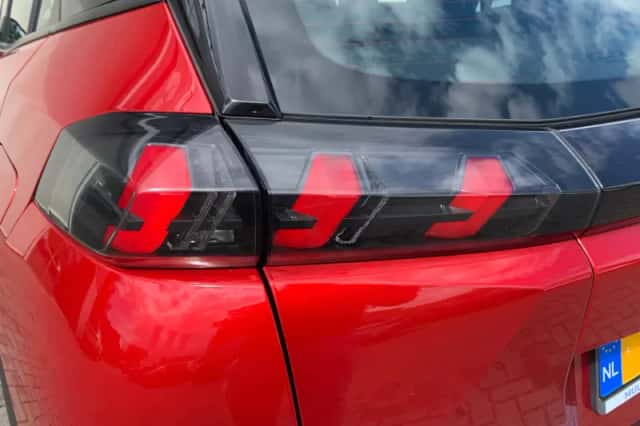 Peugeot 2008 (2020) thumbnail 36