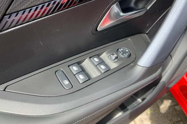Peugeot 2008 (2020) thumbnail 9